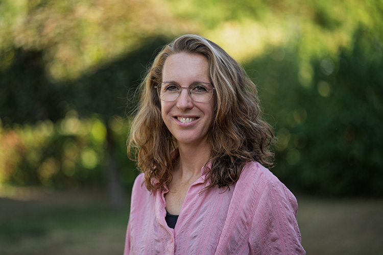 Erika Bozo headshot